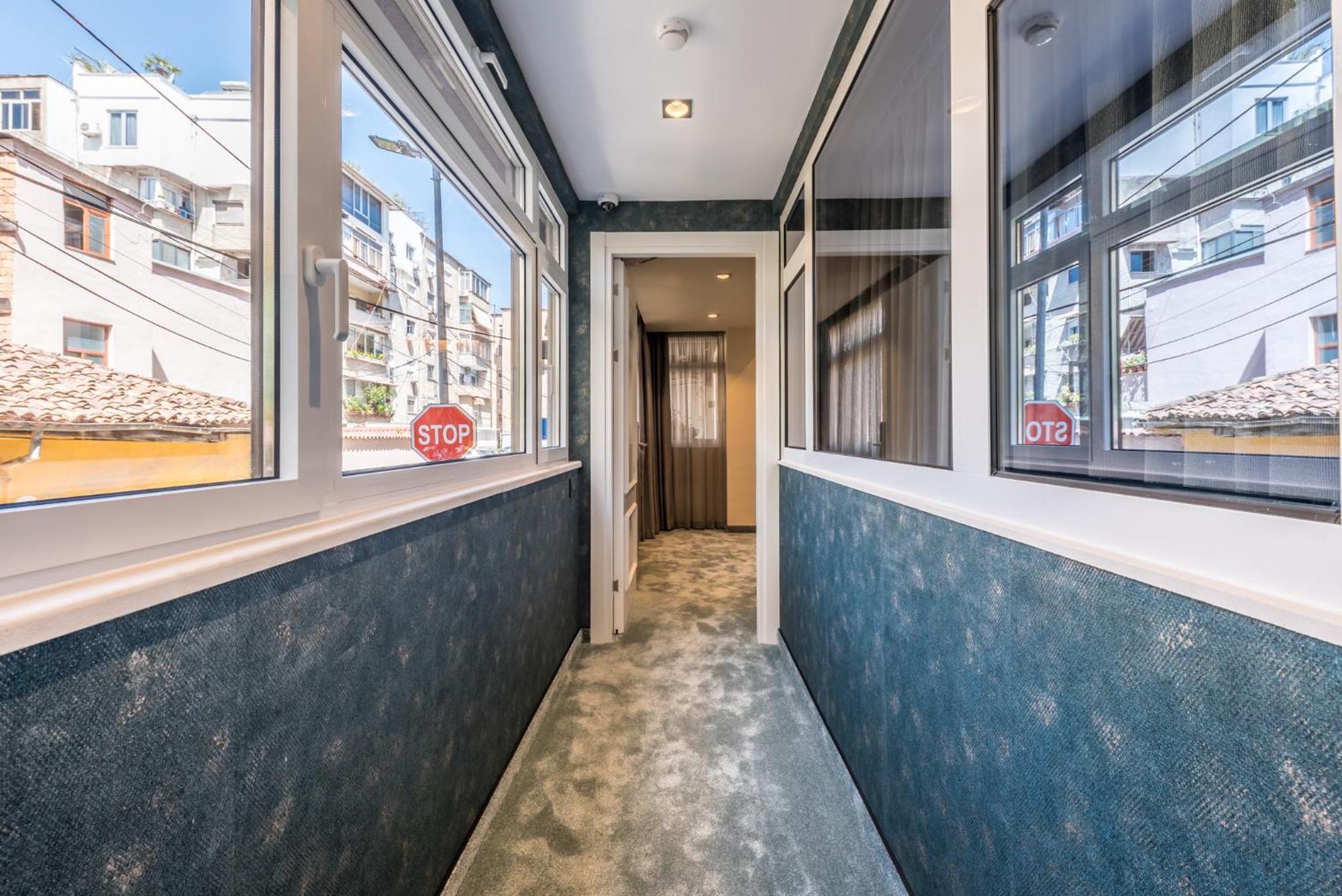 Piazza Luxury Apartments Тирана Экстерьер фото