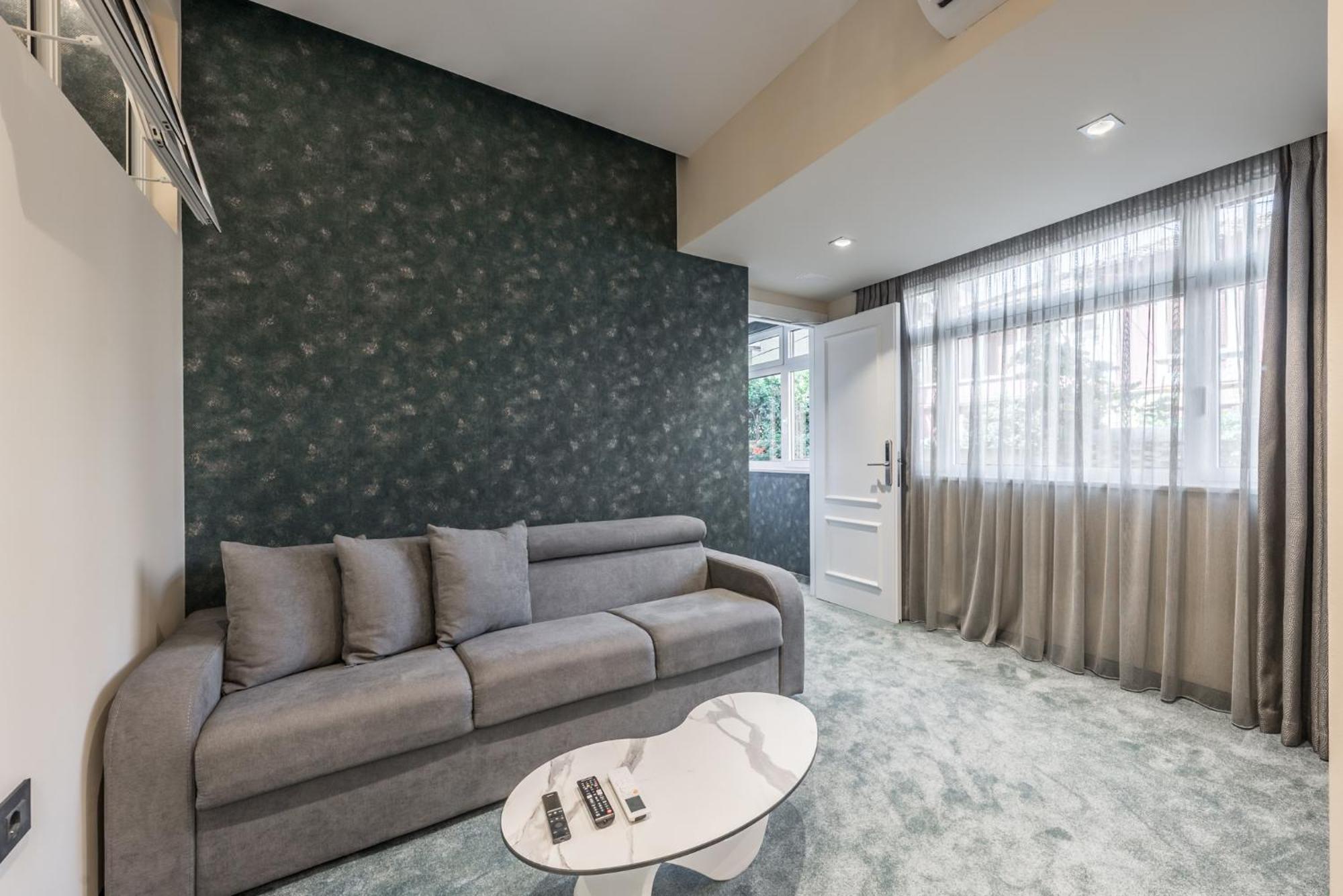 Piazza Luxury Apartments Тирана Экстерьер фото
