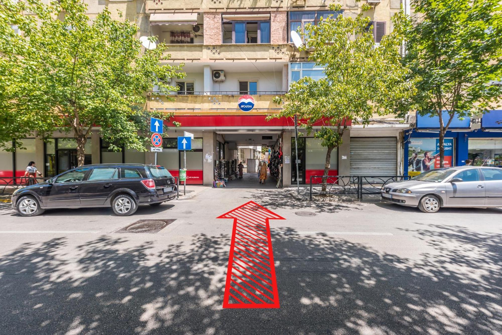 Piazza Luxury Apartments Тирана Экстерьер фото